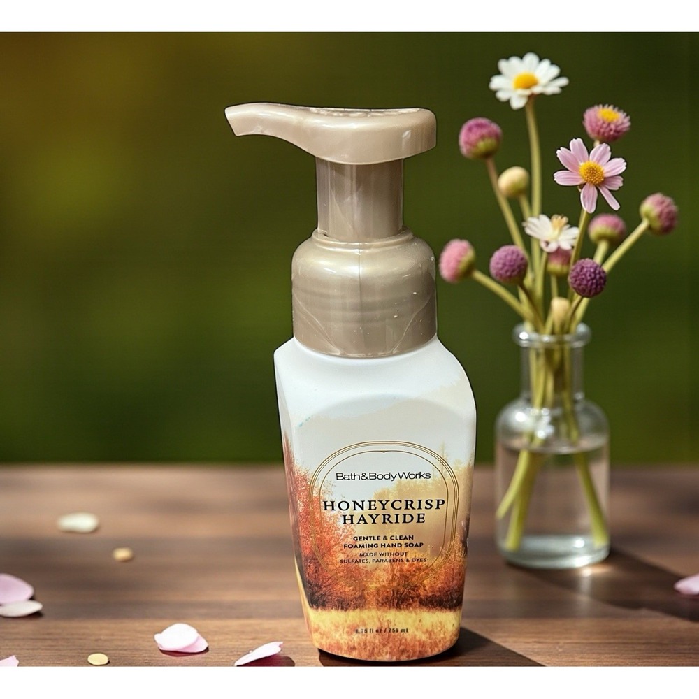 Bath & Body Works Honeycrisp Hayride Foaming Hand Soap 8.75 oz‎ Apple Autumn NEW